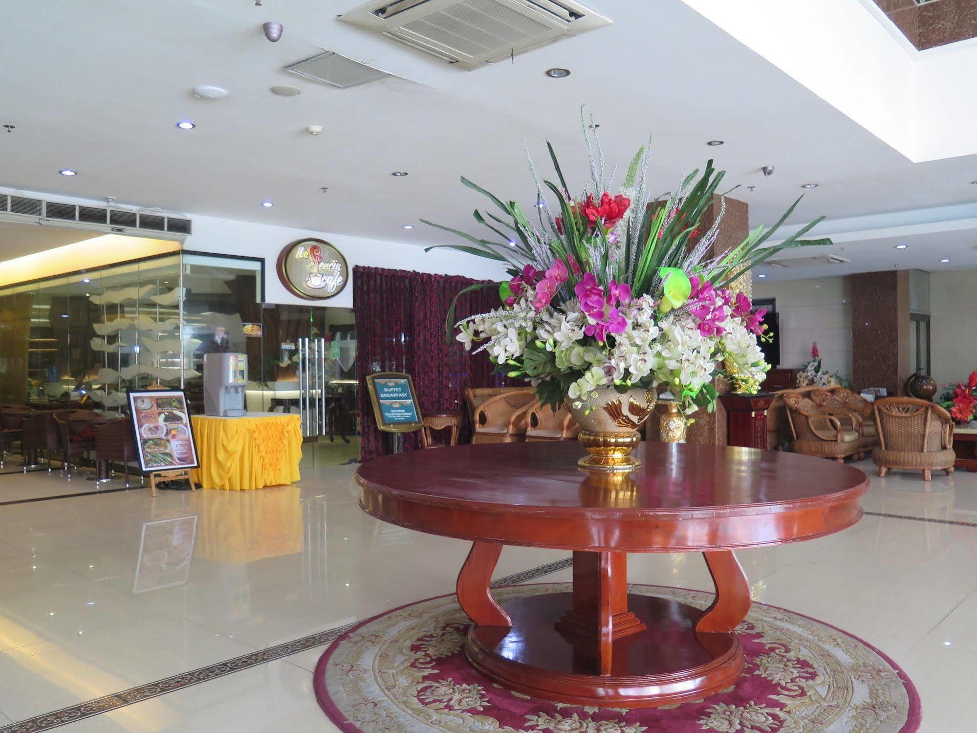 Hotel Essencia Dumaguete City Dış mekan fotoğraf