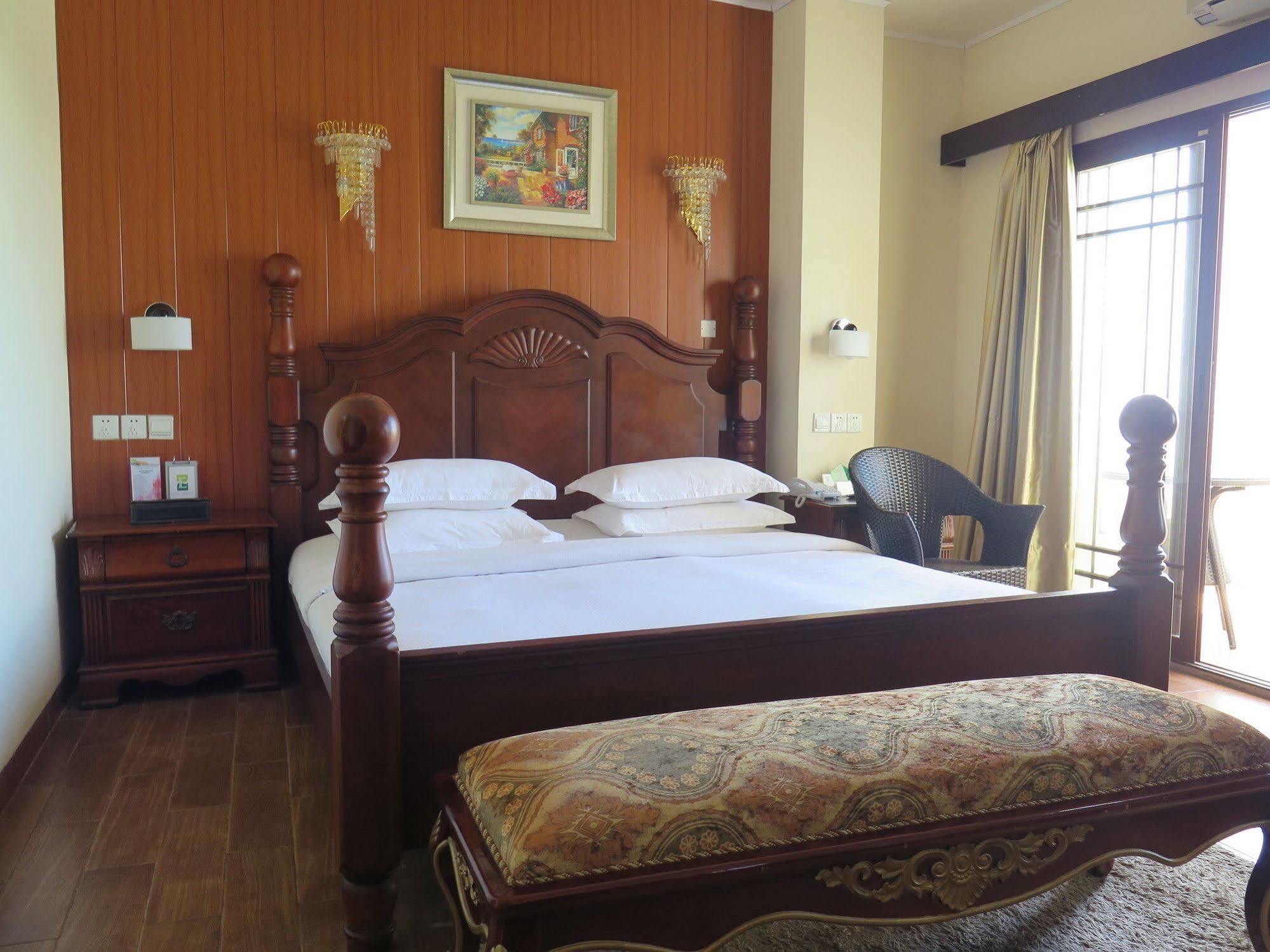 Hotel Essencia Dumaguete City Dış mekan fotoğraf